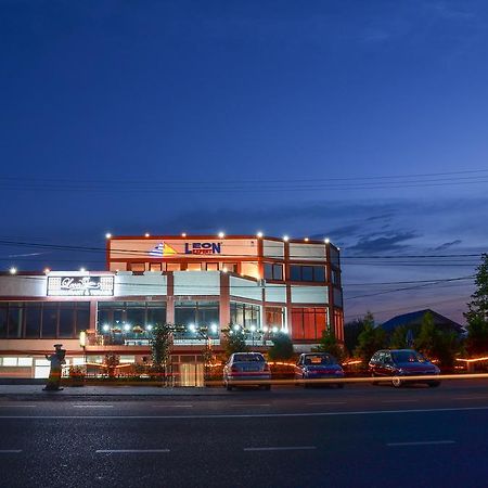 Motel - Restaurant Leon Bacău Exteriér fotografie
